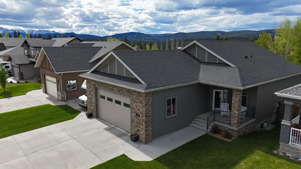 108 Trestle Place Hinton AB T7V0B8