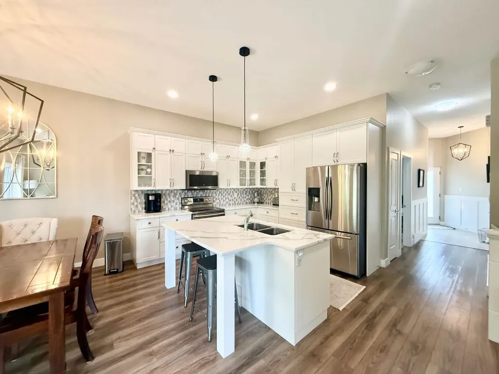 108 Trestle Place Hinton AB T7V0B8