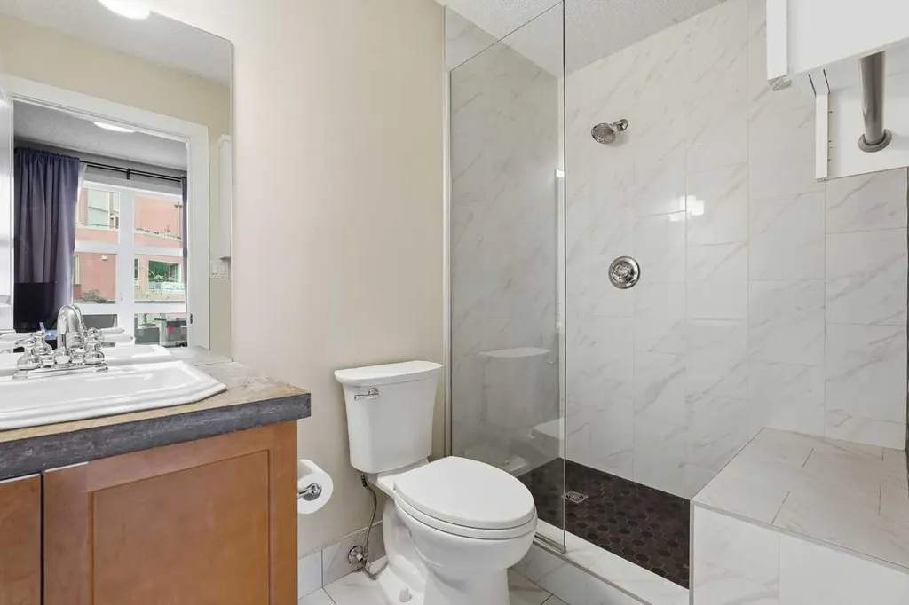 532 5 Avenue NE Calgary AB T2E 0L2