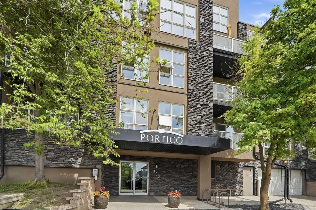 532 5 Avenue NE Calgary AB T2E 0L2