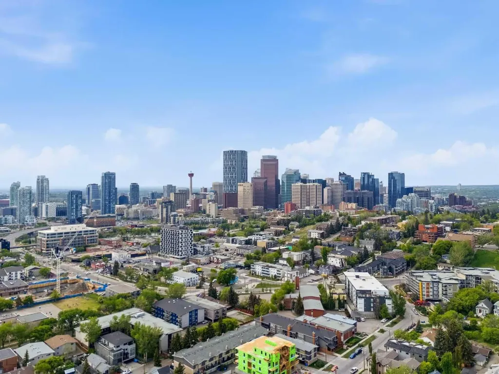 532 5 Avenue NE Calgary AB T2E 0L2