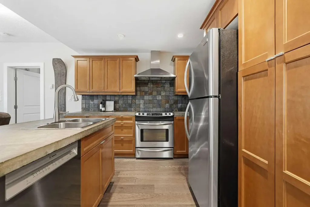 532 5 Avenue NE Calgary AB T2E 0L2