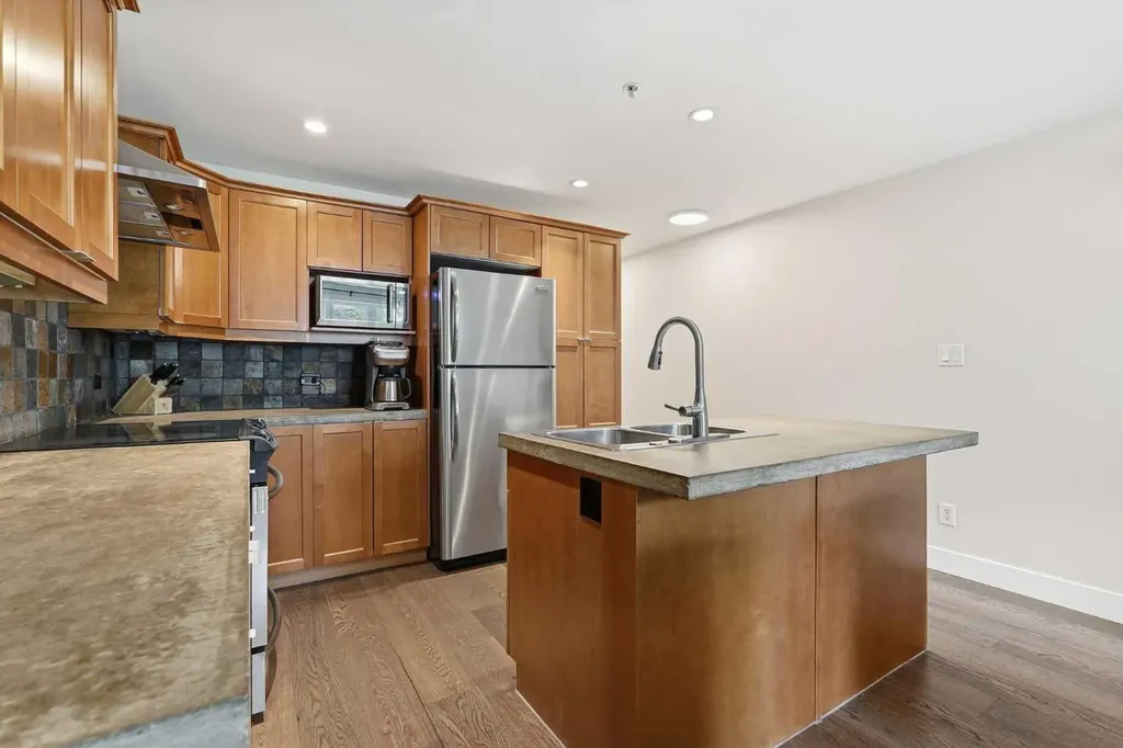 532 5 Avenue NE Calgary AB T2E 0L2