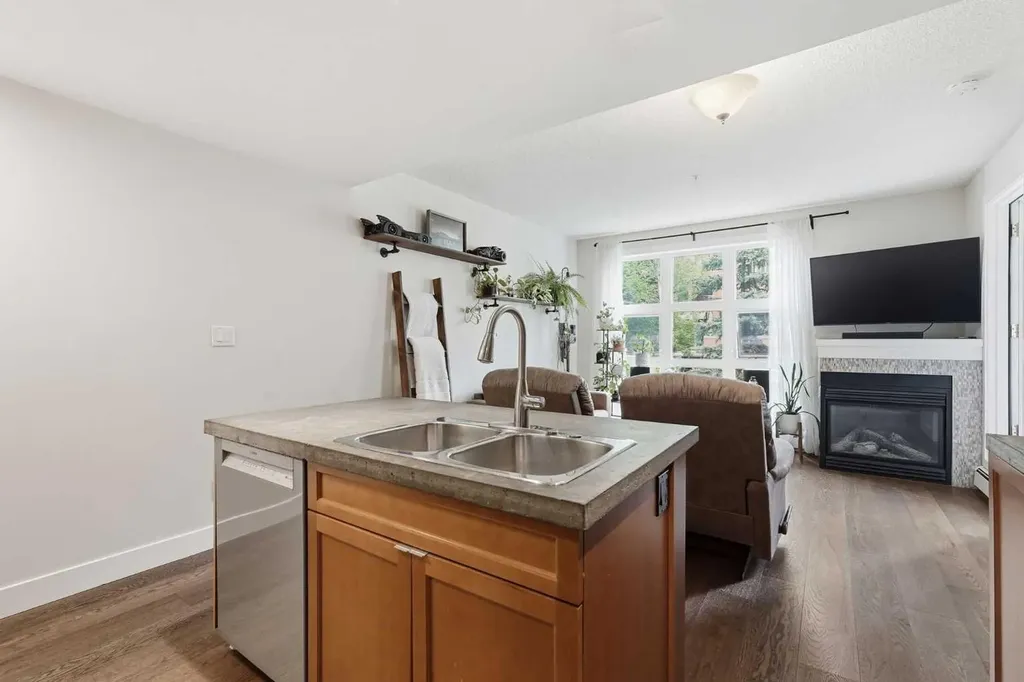 532 5 Avenue NE Calgary AB T2E 0L2