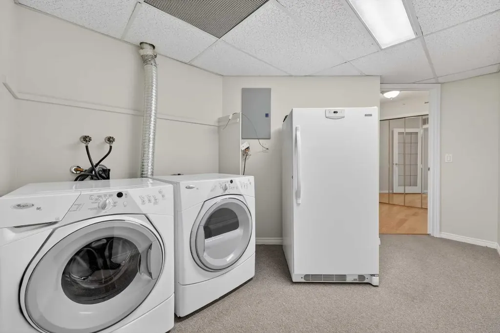 9449 19 Street SW Calgary AB T2V 5J8