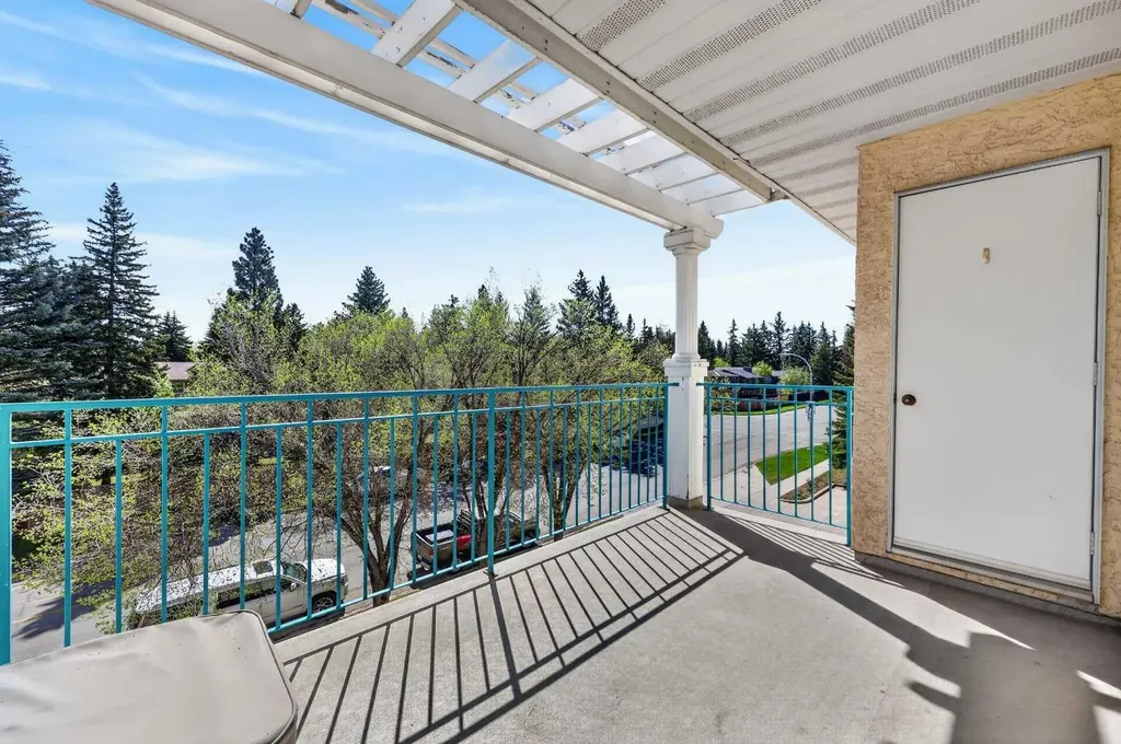 9449 19 Street SW Calgary AB T2V 5J8