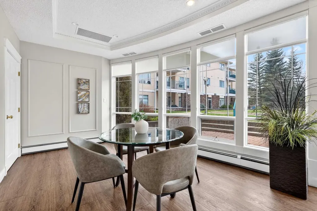 9449 19 Street SW Calgary AB T2V 5J8