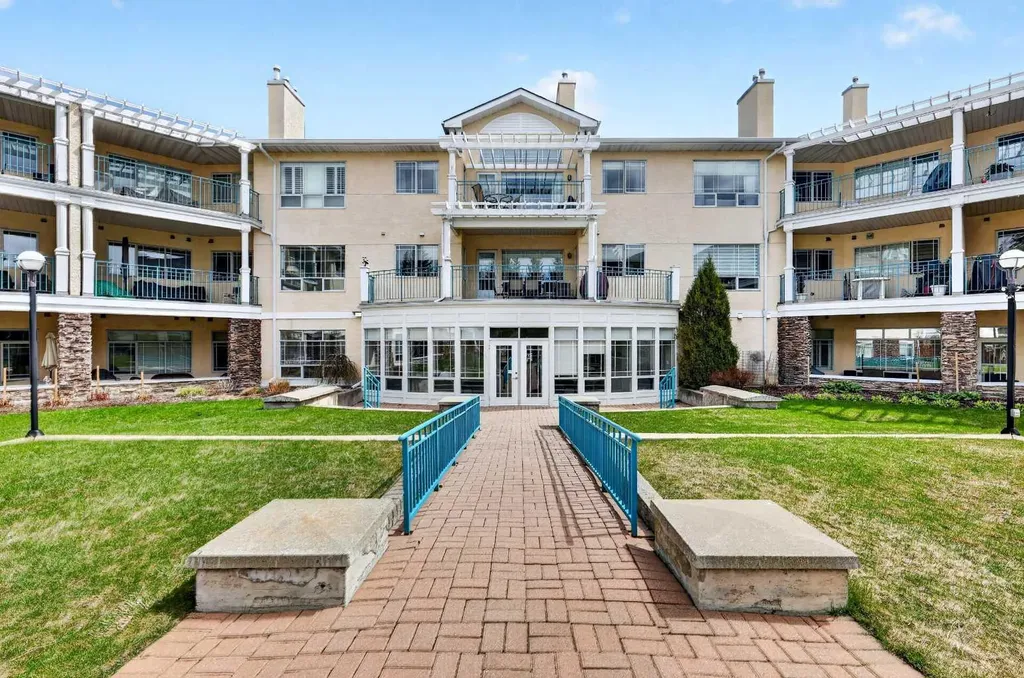 9449 19 Street SW Calgary AB T2V 5J8