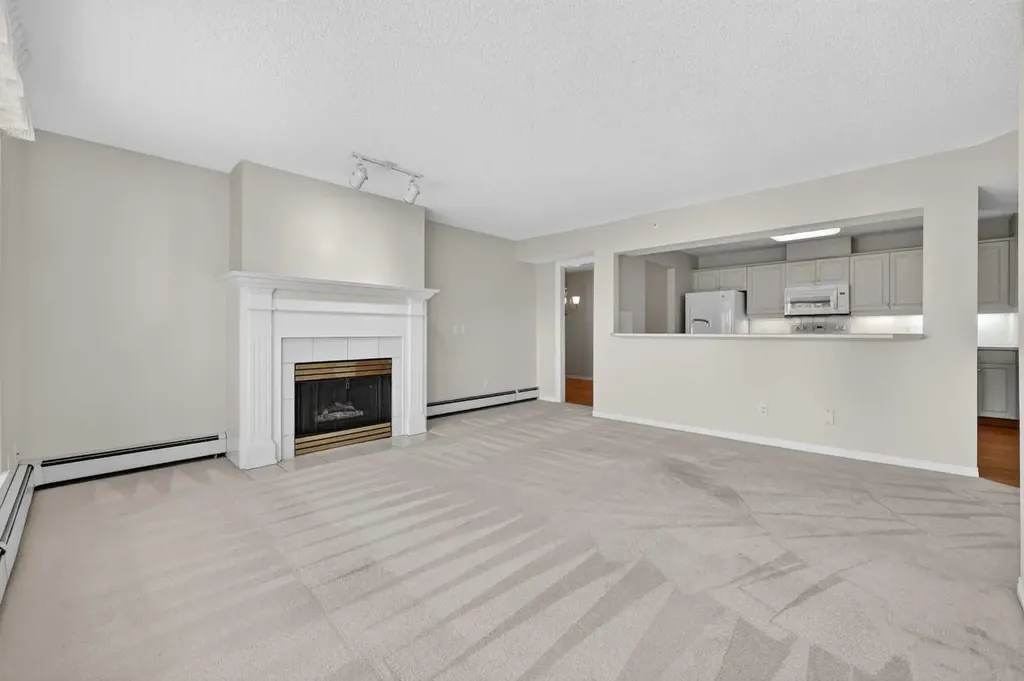 9449 19 Street SW Calgary AB T2V 5J8