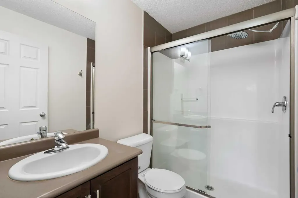 3950 46 Avenue NW Calgary AB T3A0P9