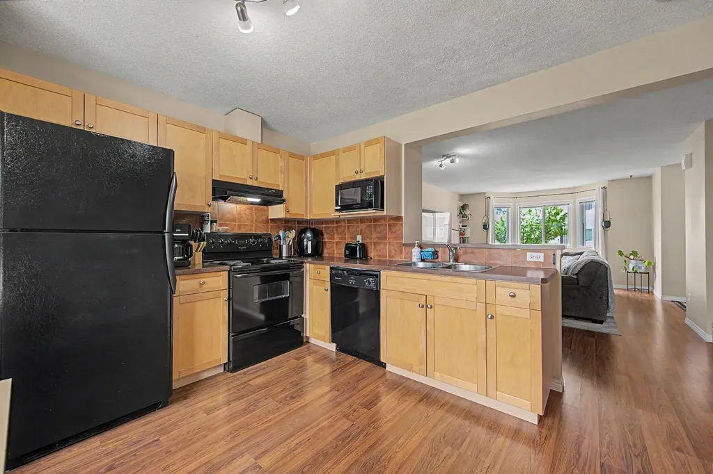 65 Royal Birch Villas NW Calgary AB T3G 5V2