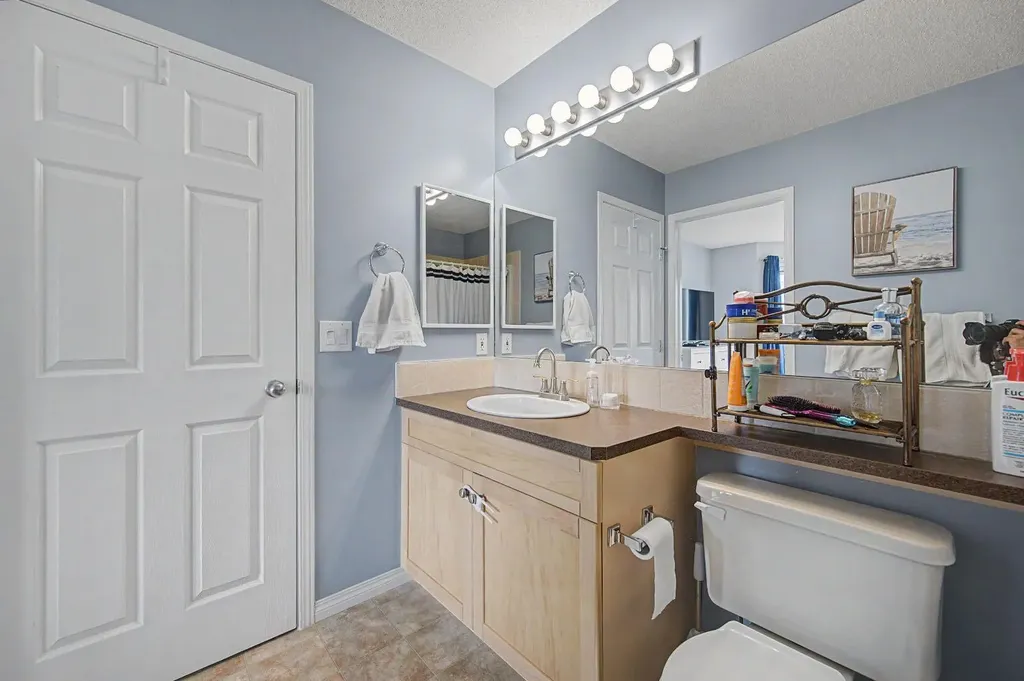 65 Royal Birch Villas NW Calgary AB T3G 5V2