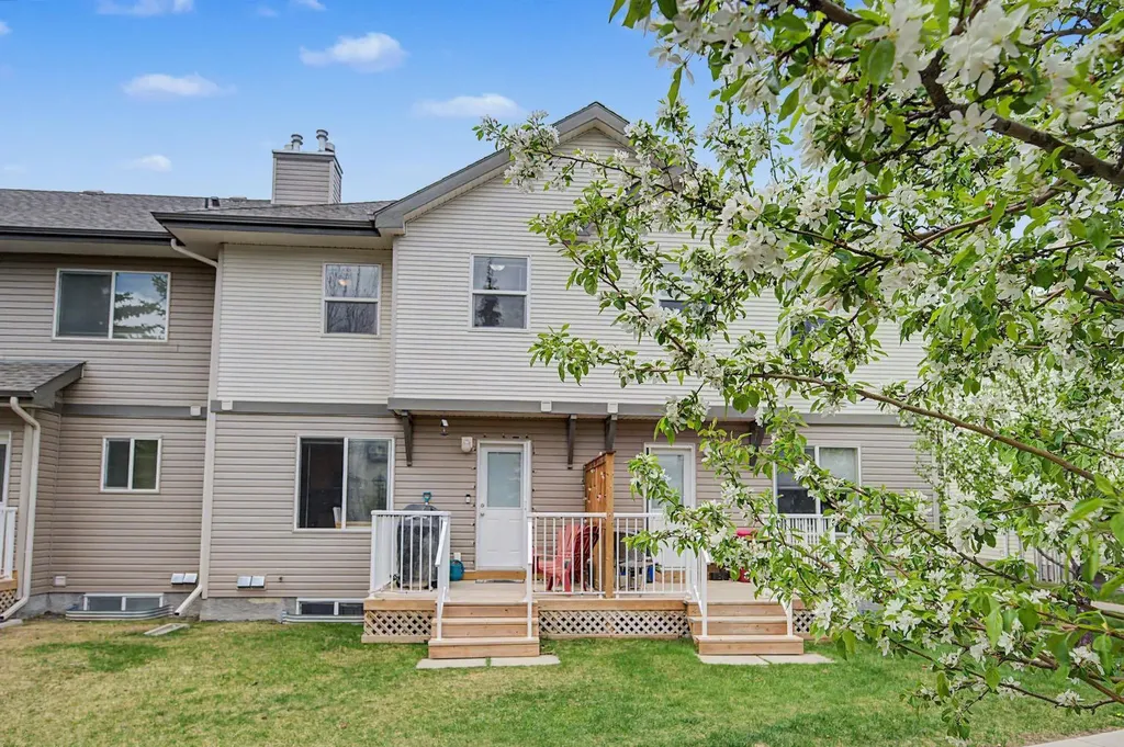 65 Royal Birch Villas NW Calgary AB T3G 5V2