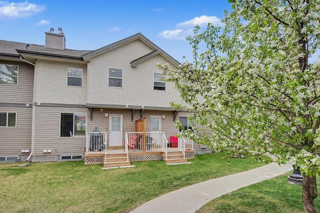 65 Royal Birch Villas NW Calgary AB T3G 5V2