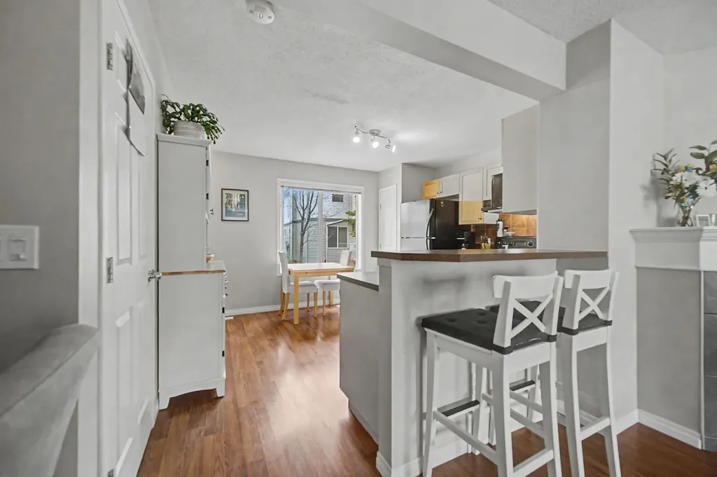 65 Royal Birch Villas NW Calgary AB T3G 5V2