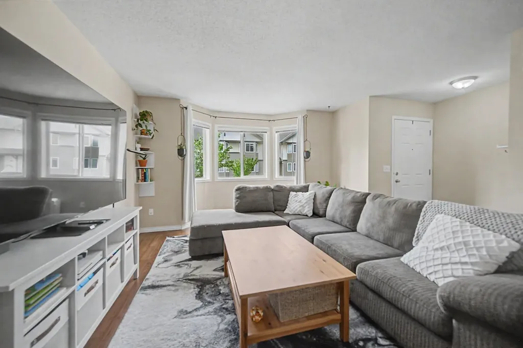 65 Royal Birch Villas NW Calgary AB T3G 5V2