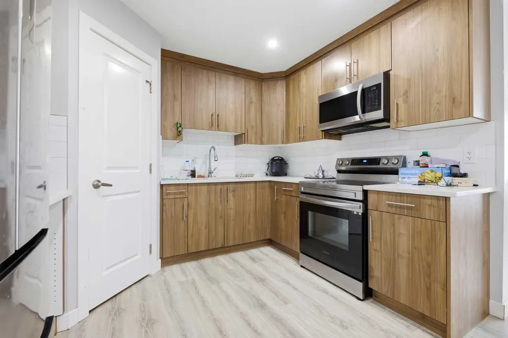 7002 50 Avenue Camrose AB T4V 5G1