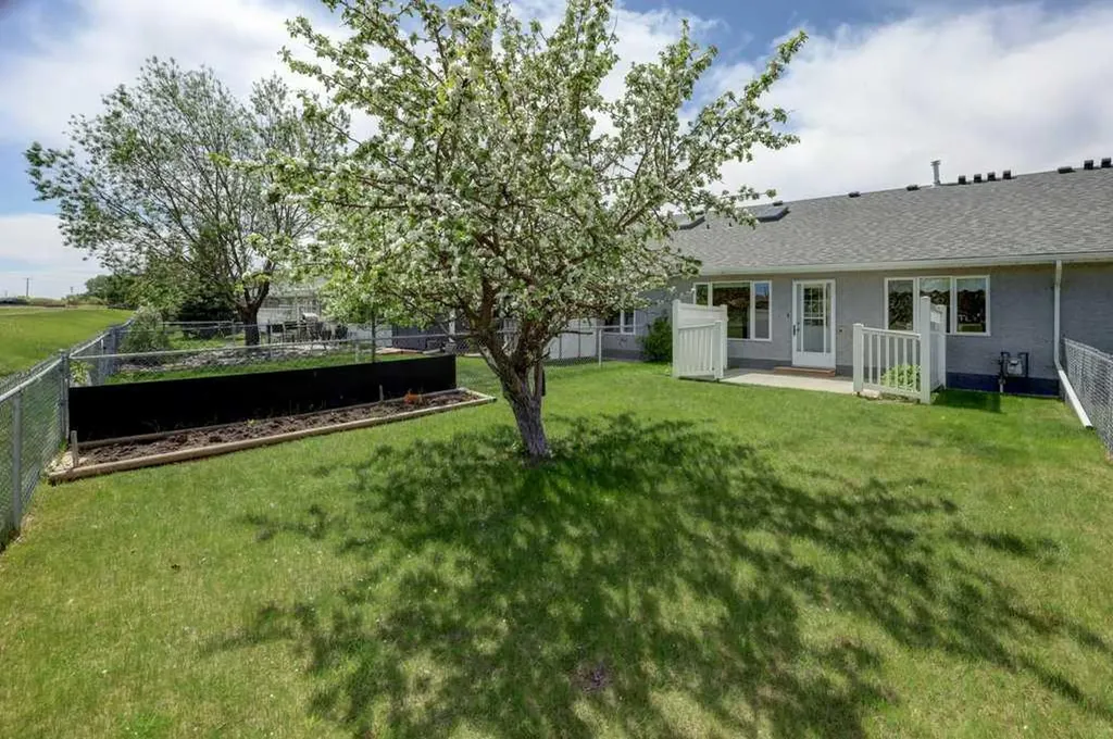 12 Parklane Place Strathmore AB T1P 1K7