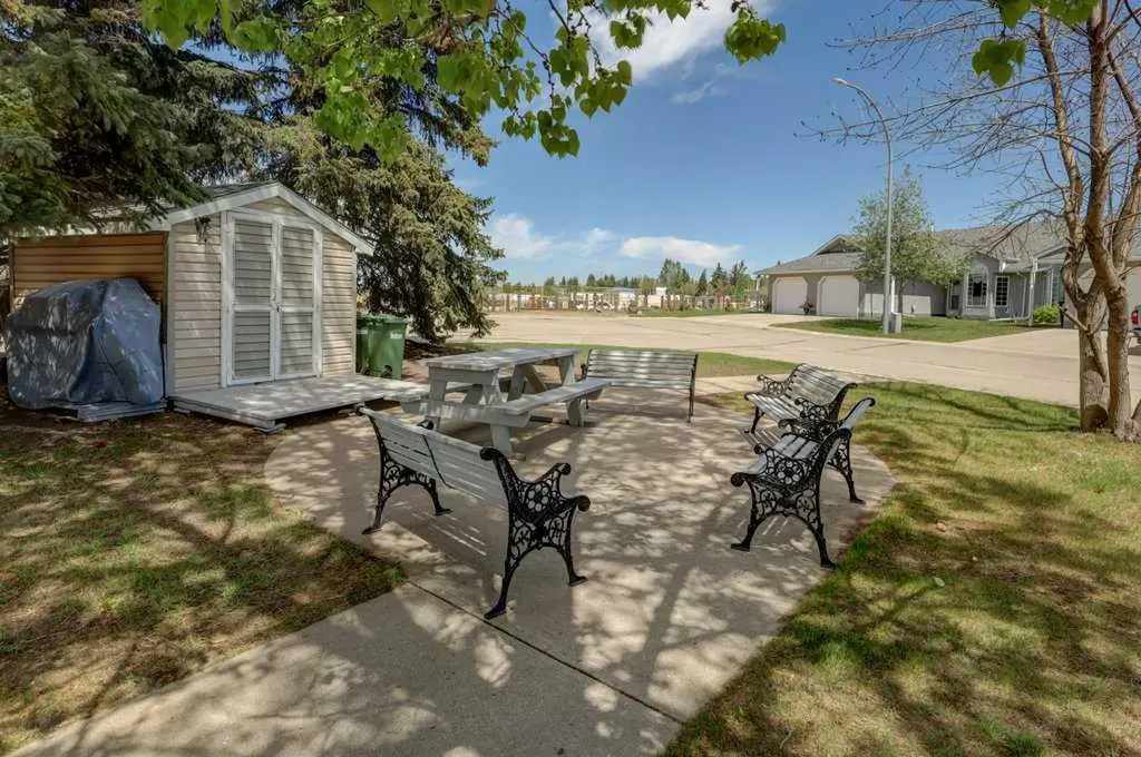 12 Parklane Place Strathmore AB T1P 1K7