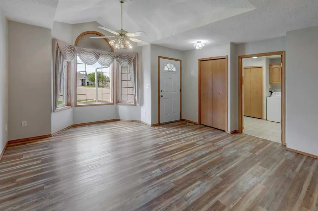 12 Parklane Place Strathmore AB T1P 1K7