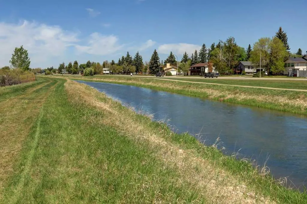 12 Parklane Place Strathmore AB T1P 1K7