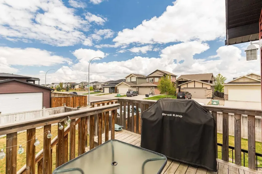 247 Blackwolf Way N Lethbridge AB T1H 7B3