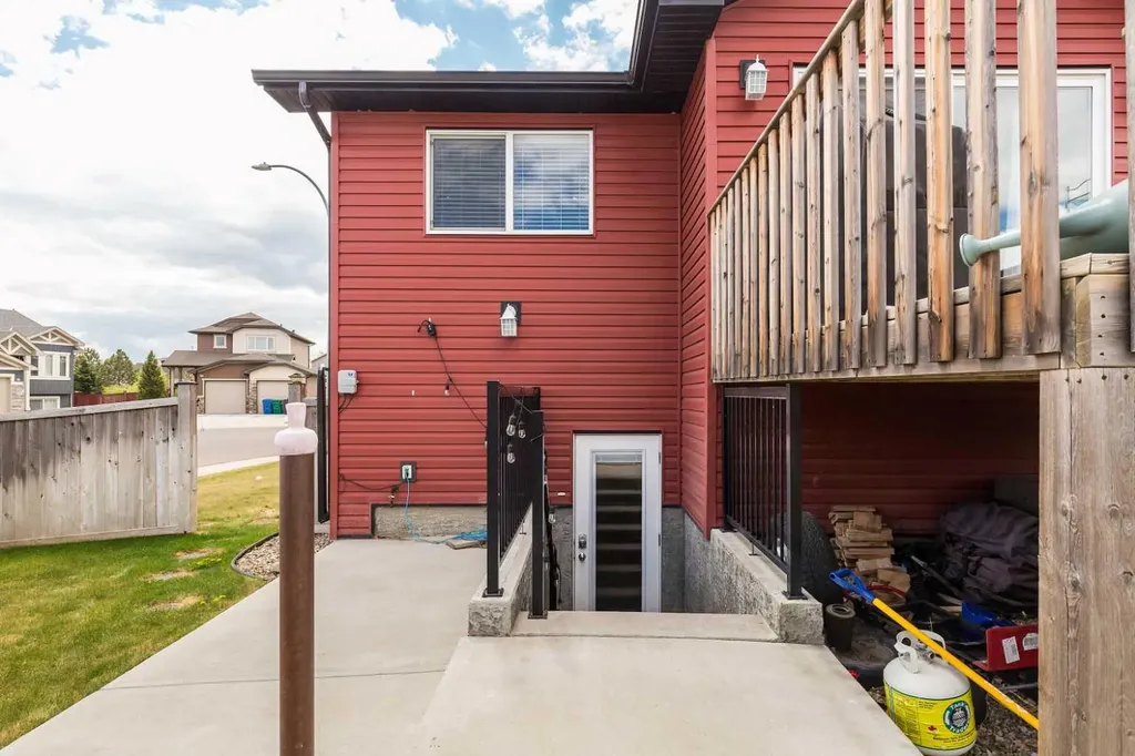 247 Blackwolf Way N Lethbridge AB T1H 7B3