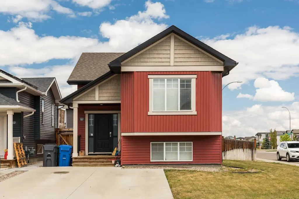 247 Blackwolf Way N Lethbridge AB T1H 7B3
