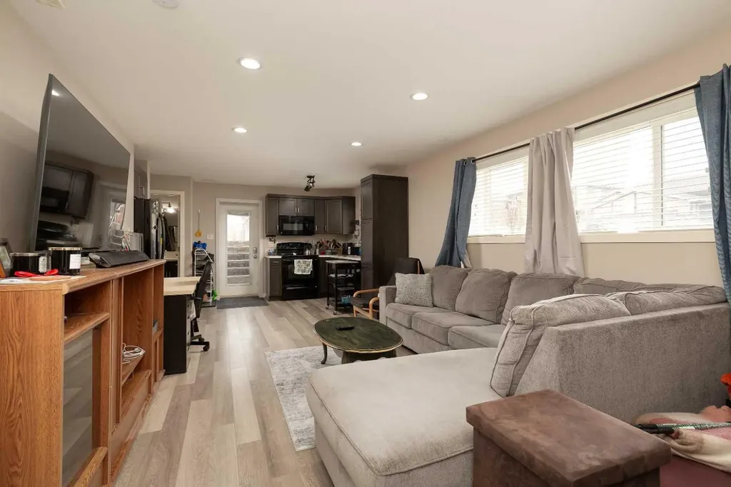 247 Blackwolf Way N Lethbridge AB T1H 7B3