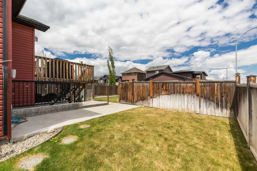 247 Blackwolf Way N Lethbridge AB T1H 7B3