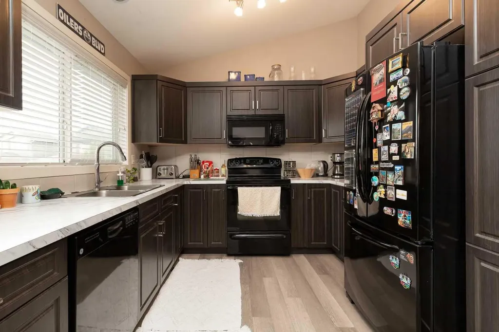 247 Blackwolf Way N Lethbridge AB T1H 7B3