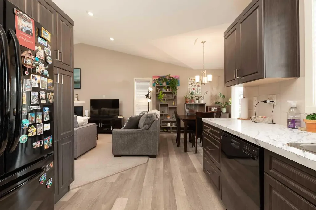 247 Blackwolf Way N Lethbridge AB T1H 7B3