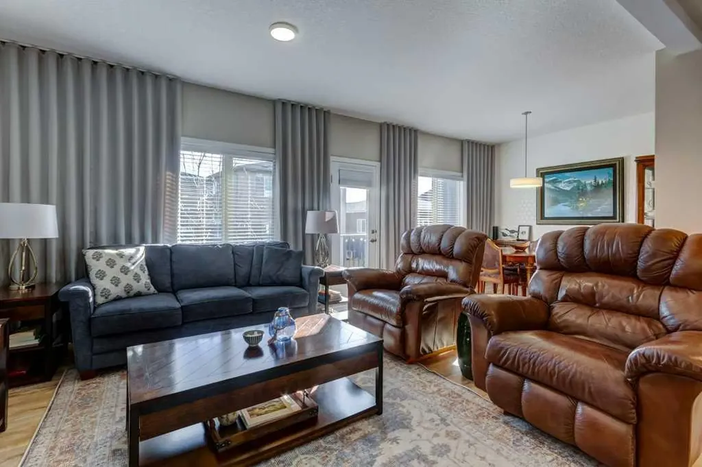 444 Legacy Point SE Calgary AB T2X 3Z3