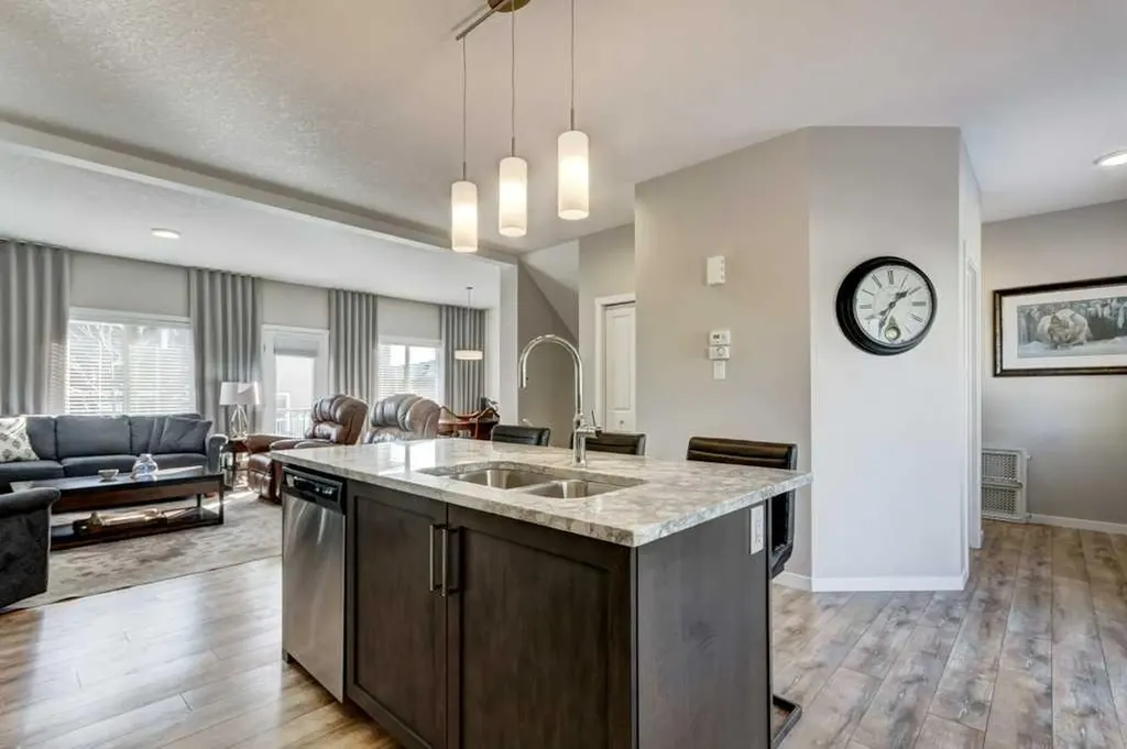 444 Legacy Point SE Calgary AB T2X 3Z3