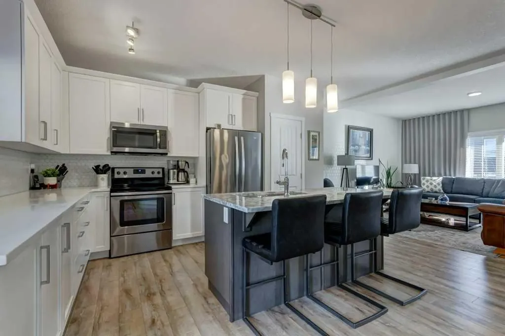 444 Legacy Point SE Calgary AB T2X 3Z3