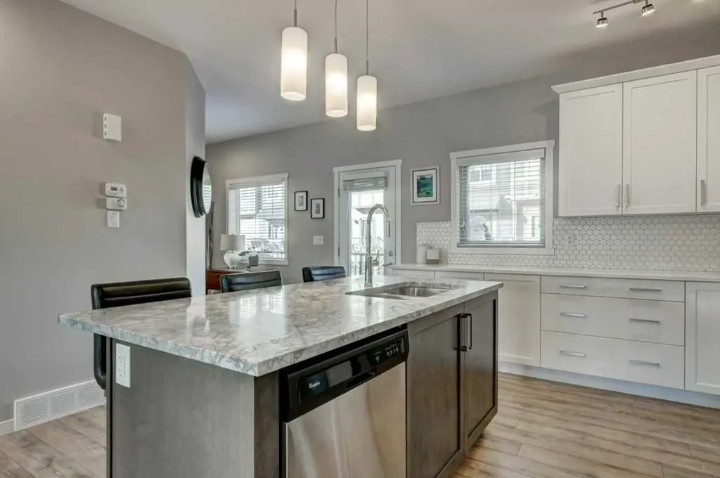 444 Legacy Point SE Calgary AB T2X 3Z3