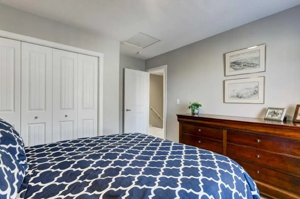 444 Legacy Point SE Calgary AB T2X 3Z3