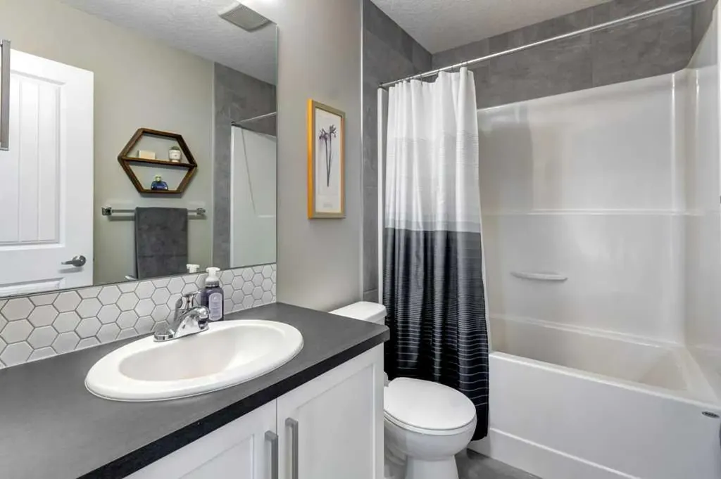 444 Legacy Point SE Calgary AB T2X 3Z3