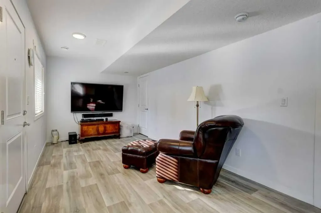 444 Legacy Point SE Calgary AB T2X 3Z3