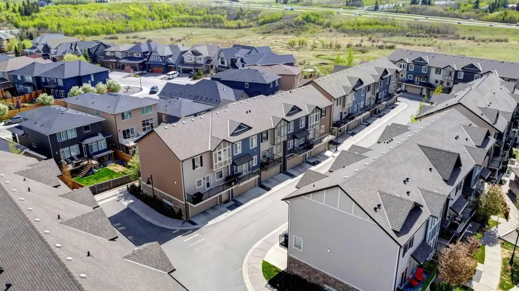 444 Legacy Point SE Calgary AB T2X 3Z3