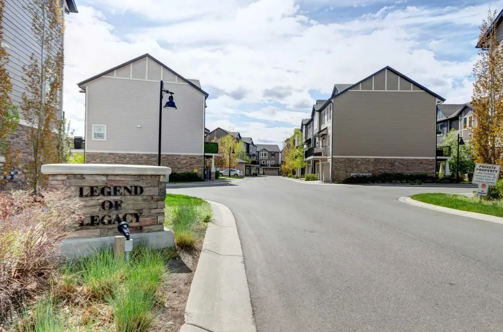 444 Legacy Point SE Calgary AB T2X 3Z3
