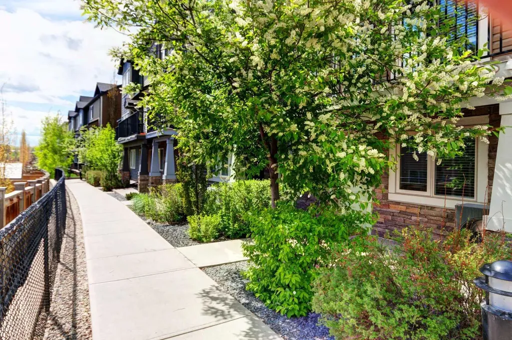 444 Legacy Point SE Calgary AB T2X 3Z3