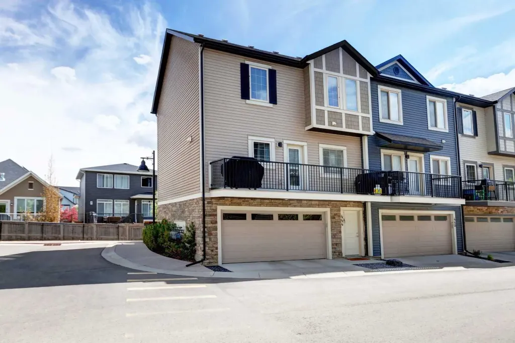 444 Legacy Point SE Calgary AB T2X 3Z3
