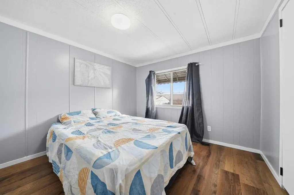 6220 17 Avenue SE Calgary AB T2A0V6