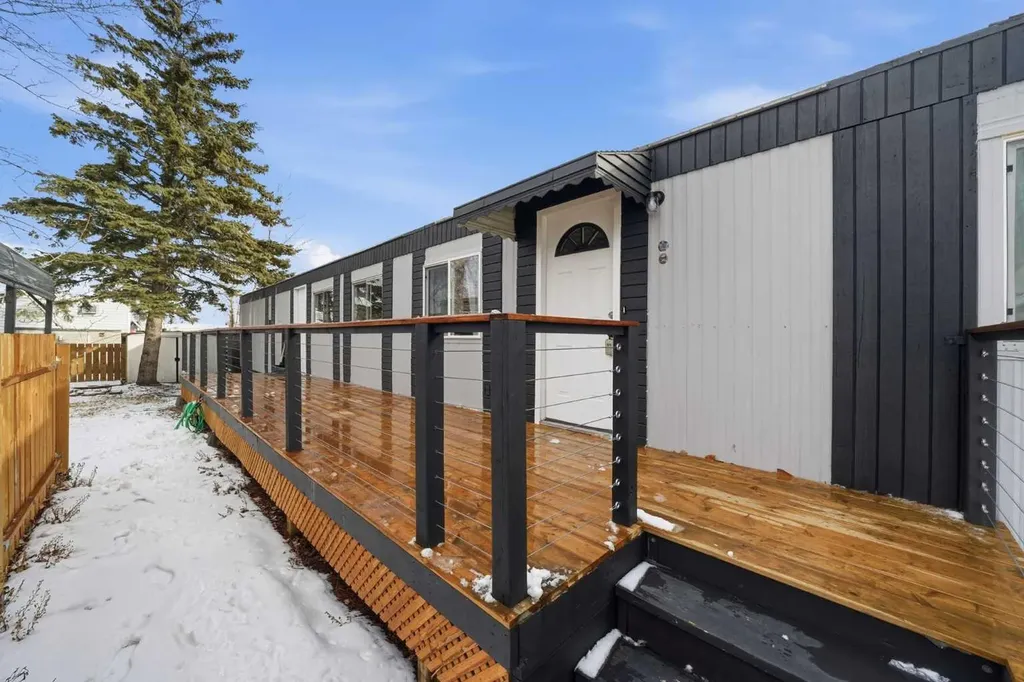 6220 17 Avenue SE Calgary AB T2A0V6