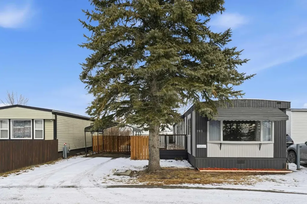 6220 17 Avenue SE Calgary AB T2A0V6