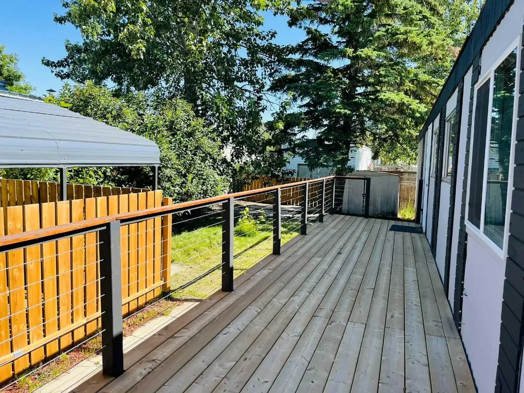 6220 17 Avenue SE Calgary AB T2A0V6