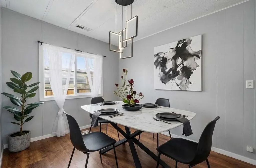 6220 17 Avenue SE Calgary AB T2A0V6