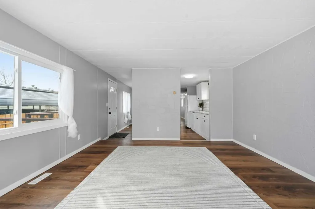 6220 17 Avenue SE Calgary AB T2A0V6