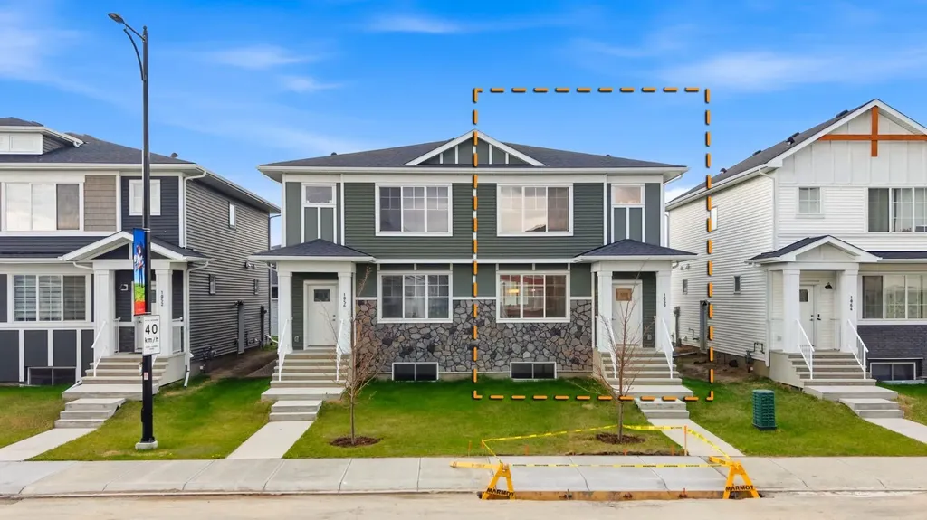 1060 West Lakeview Drive Chestermere AB T1X 2T3